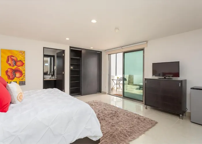 501 En Edificio Vanessa 42 A 5 Min De La 5ta Y Playa Apartamento